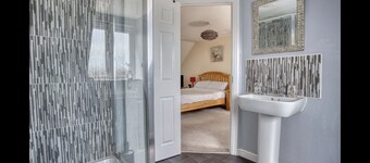 4 Bed Townhouse sleeps 7