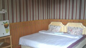 Deluxe-Doppelzimmer | Individuell dekoriert, individuell eingerichtet, Schreibtisch