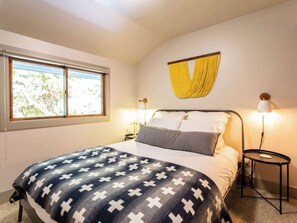 5 bedrooms, iron/ironing board, travel crib, free WiFi