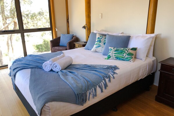 3 habitaciones, escritorio, tabla de planchar con plancha y wifi gratis 