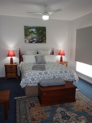 3 bedrooms, desk, iron/ironing board, WiFi