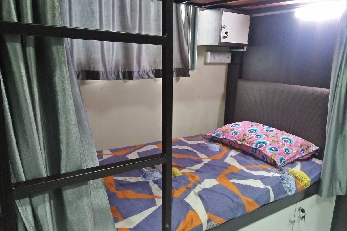 Executive Shared Dormitory | WiFi (free)