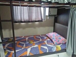 Executive Shared Dormitory | Free WiFi - Sleep Well Dormitory (Mumbai)