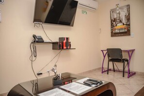 Interior - King One bedroom AC HOT TUB ELEVATOR 2 Flat screens (Medellin)