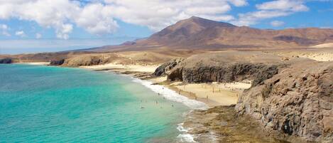 Una playa cerca