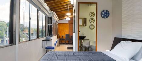 1 bedroom, desk, WiFi, bed sheets
