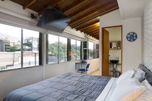1 bedroom, desk, WiFi, bed sheets
