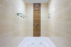 Towels - Hot Tub Studio Off Calle 10 in poblado AC Two Flat Screens King Bed Foam Mattress (Medellin)