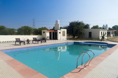 Vacation Village Luxury Tent - A Unit Of Braham Vatika Resort