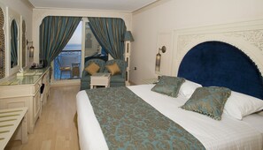 Minibar, in-room safe, free WiFi, bed sheets