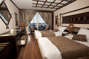 Minibar, in-room safe, free WiFi, bed sheets