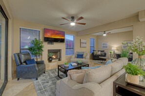 TV, lettore DVD, libri, videoteca