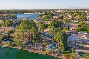 Exterior - GORGEOUS Val Vista Lake VIEW: Htd PVT POOL, Spa, Putt Green, Kayaks, Bikes, Fishing (Gilbert)