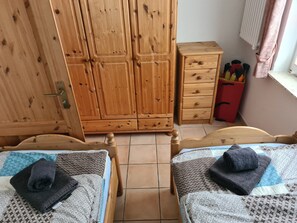 2 Schlafzimmer, Bügeleisen/Bügelbrett, Reisekinderbett, WLAN