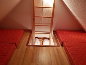 2 bedrooms, iron/ironing board, travel cot, WiFi