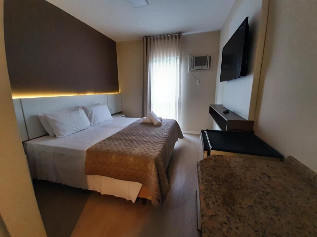 Cortinas opacas, sistema de insonorización, wifi gratis y ropa de cama