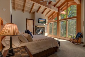 5 bedrooms, iron/ironing board, free WiFi, bed sheets - Gray Bear Lake View By Tahoe Getaways -  5 BR 5.5 Bath w Private Hot Tub and Lake Access (Carnelian Bay)