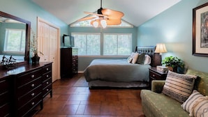 4 bedrooms, iron/ironing board, WiFi (free), bed sheets