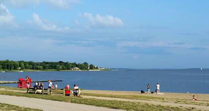 Viihtyisä mökki Warwickin West Bayssä