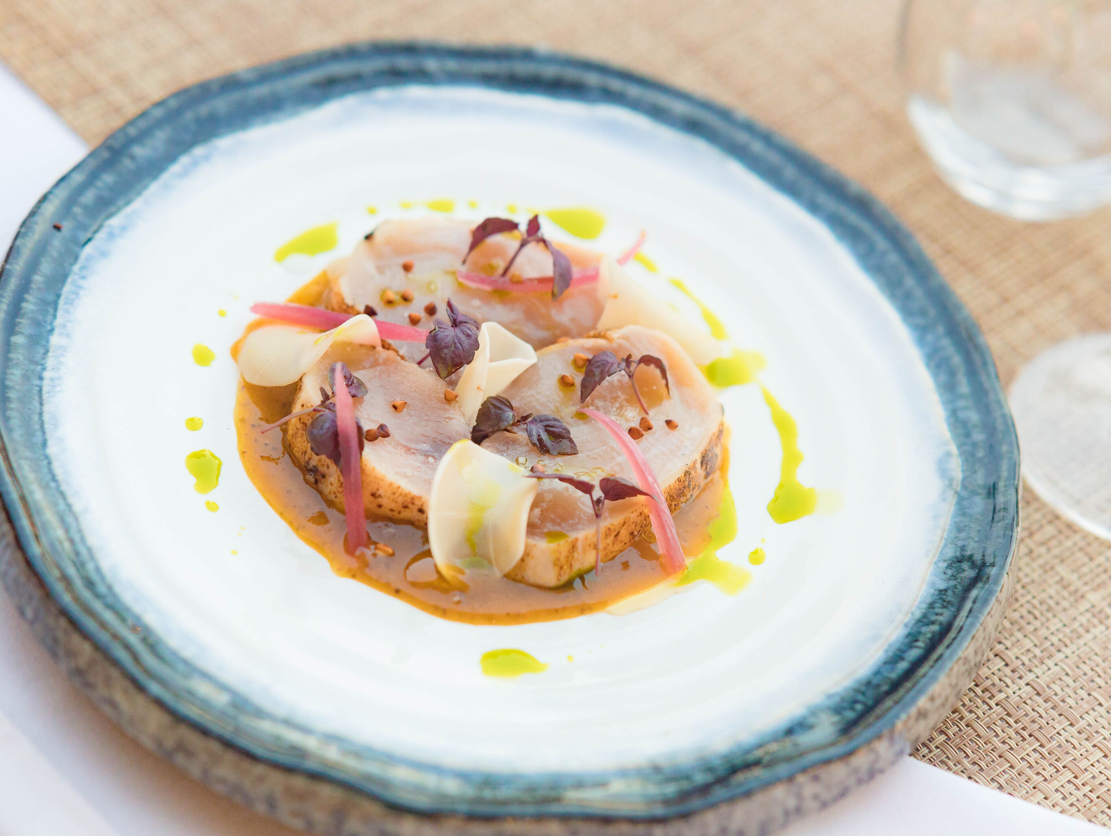 breakfast, lunch and dinner served