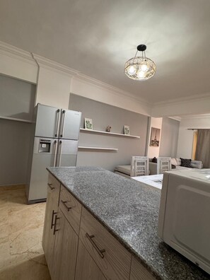 Deluxe Two Bedroom Chalet | Peti sejuk mini