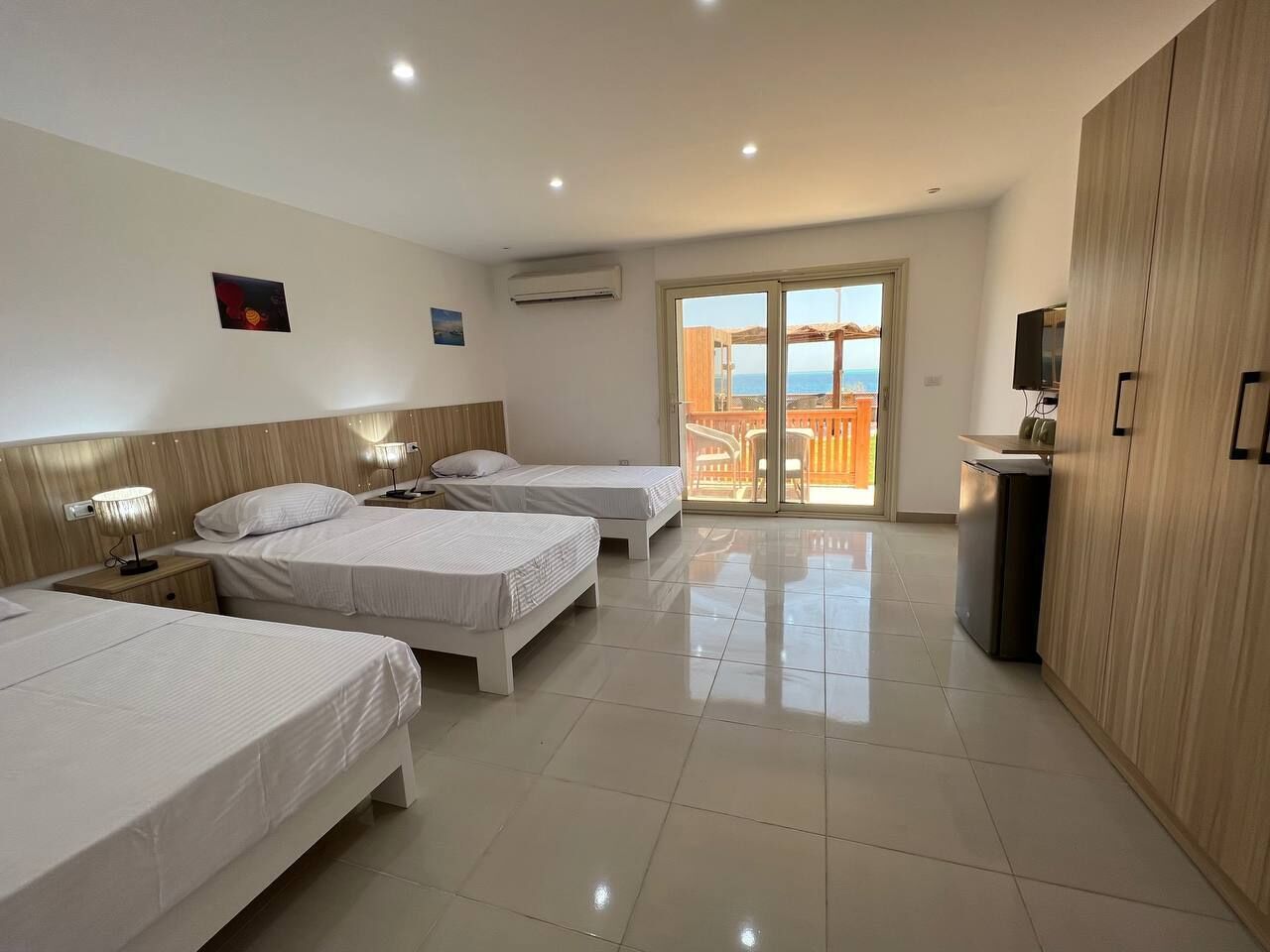 تجهيزات عازلة للصوت وملاءات أسرّة