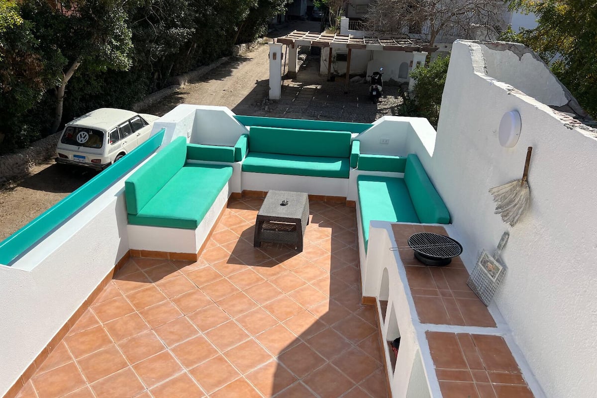 Double Room with Terrace | 起居区 | 32-英寸液晶电视（配备卫星频道）