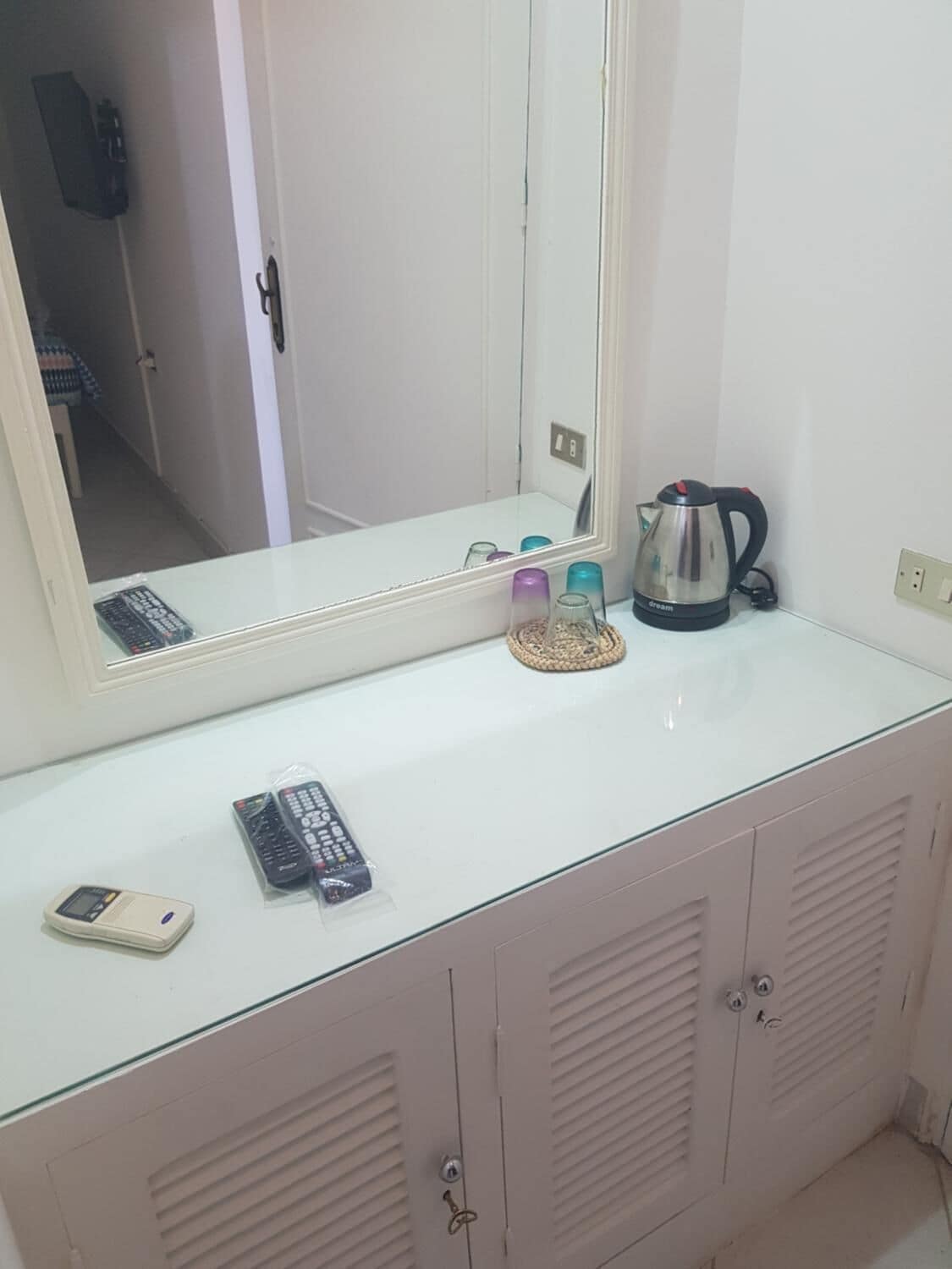 Twin Room with Private Bathroom | Bathroom | Shower, towels