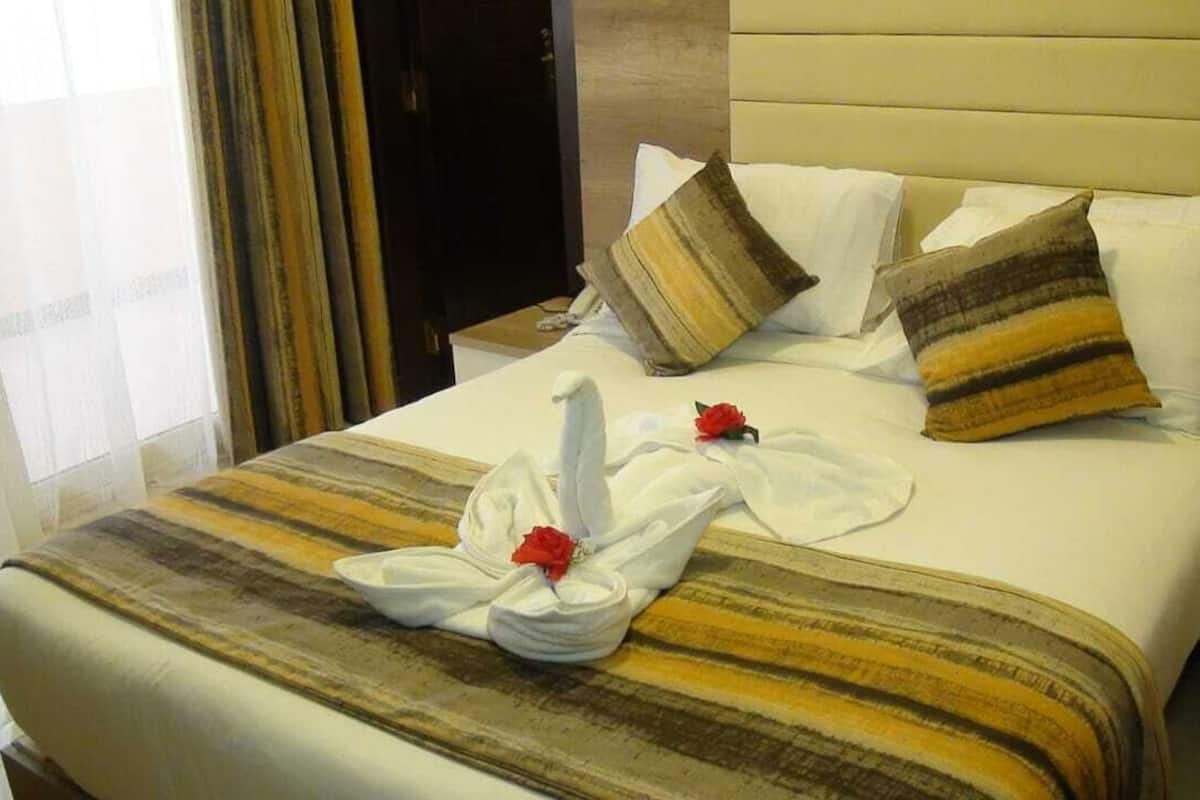 Suite Royal | 1 camera, minibar, una cassaforte in camera, lenzuola