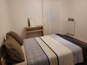 3 dormitorios, escritorio, tabla de planchar con plancha y wifi gratis