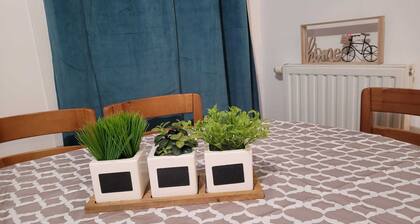 Apartment 4-rooms, 2min from RER A, 30min from Paris and Airports CDG / ORY