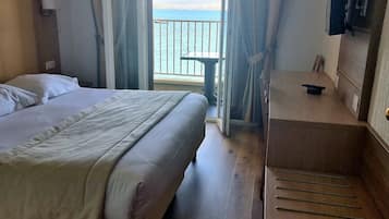 Caja de seguridad en la habitaciĂłn y decoraciĂłn personalizada