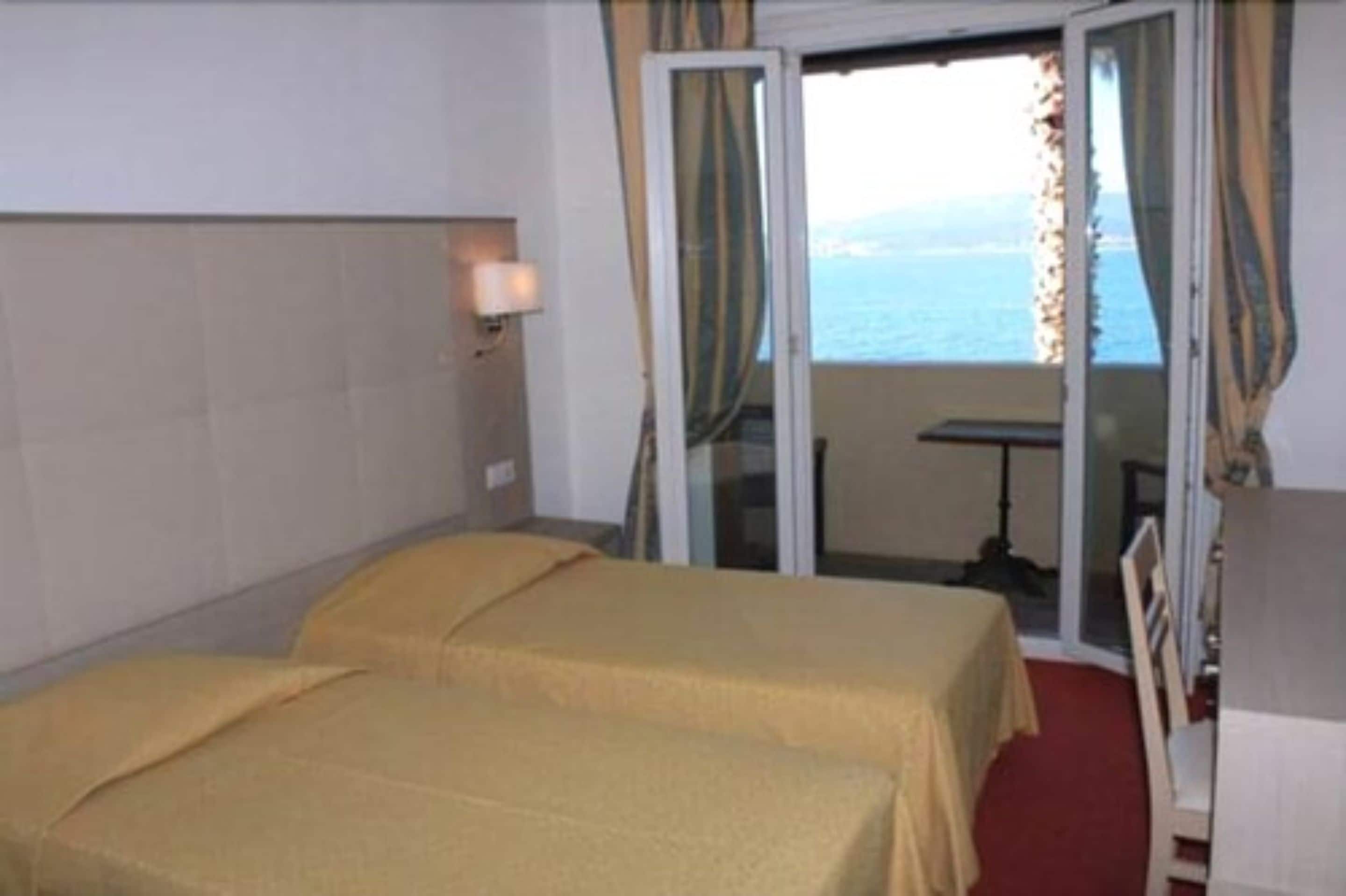 double or twin room | in-room safe, individually decorated, individually furnished, desk