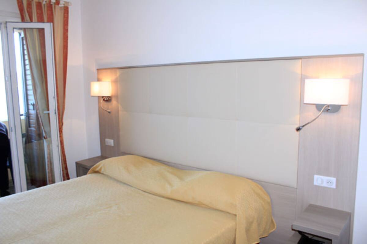 Double Room, Sea View, Garden Area | In-room safe, desk, blackout drapes, WiFi (free)