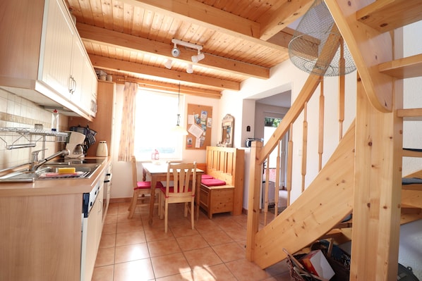Kühlschrank, Mikrowelle, Ofen, Geschirrspüler