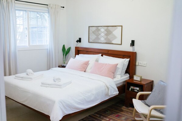 2 chambres, fer et planche à repasser, Wi-Fi, draps fournis