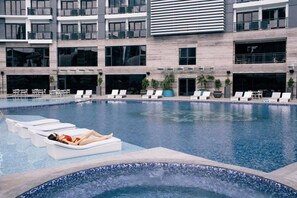 Kolam renang outdoor