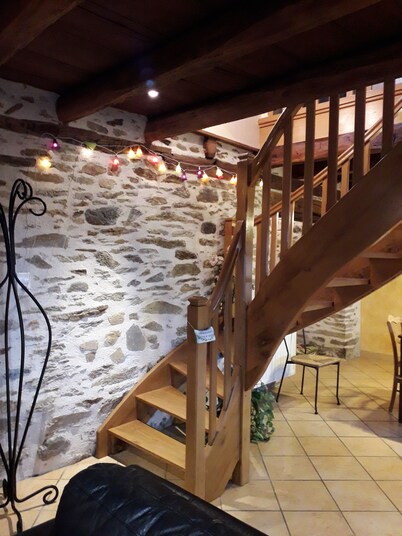 Quiet house with views of the valley.