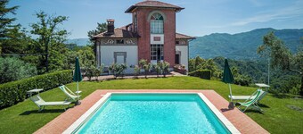 Pragtfuld Liberty-villa med udsigt over de frodige grønne toscanske dale og bjerge