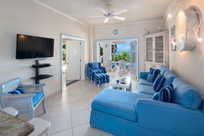 TV - Beachfront Condo with 2 Plunge Pools - Reeds House 1 (Reeds Bay)