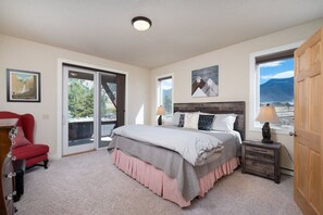 4 Schlafzimmer, Bügeleisen/Bügelbrett, Reisekinderbett, kostenloses WLAN