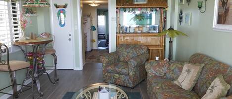 تلفزيون ذكي، مشغل دي في دي، مكتبة فيديو