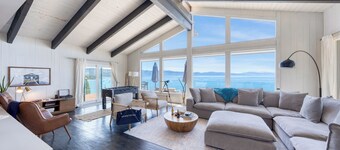 Lakeview by AvantStay | Private Waterfront Cabin w/ Hot Tub & Views