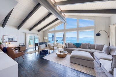 Lakeview by AvantStay | Private Waterfront Cabin w/ Hot Tub & Views