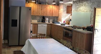 Large 18-bed gîte<br> all comforts near Dordogne, peaceful setting