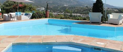 Utomhuspool