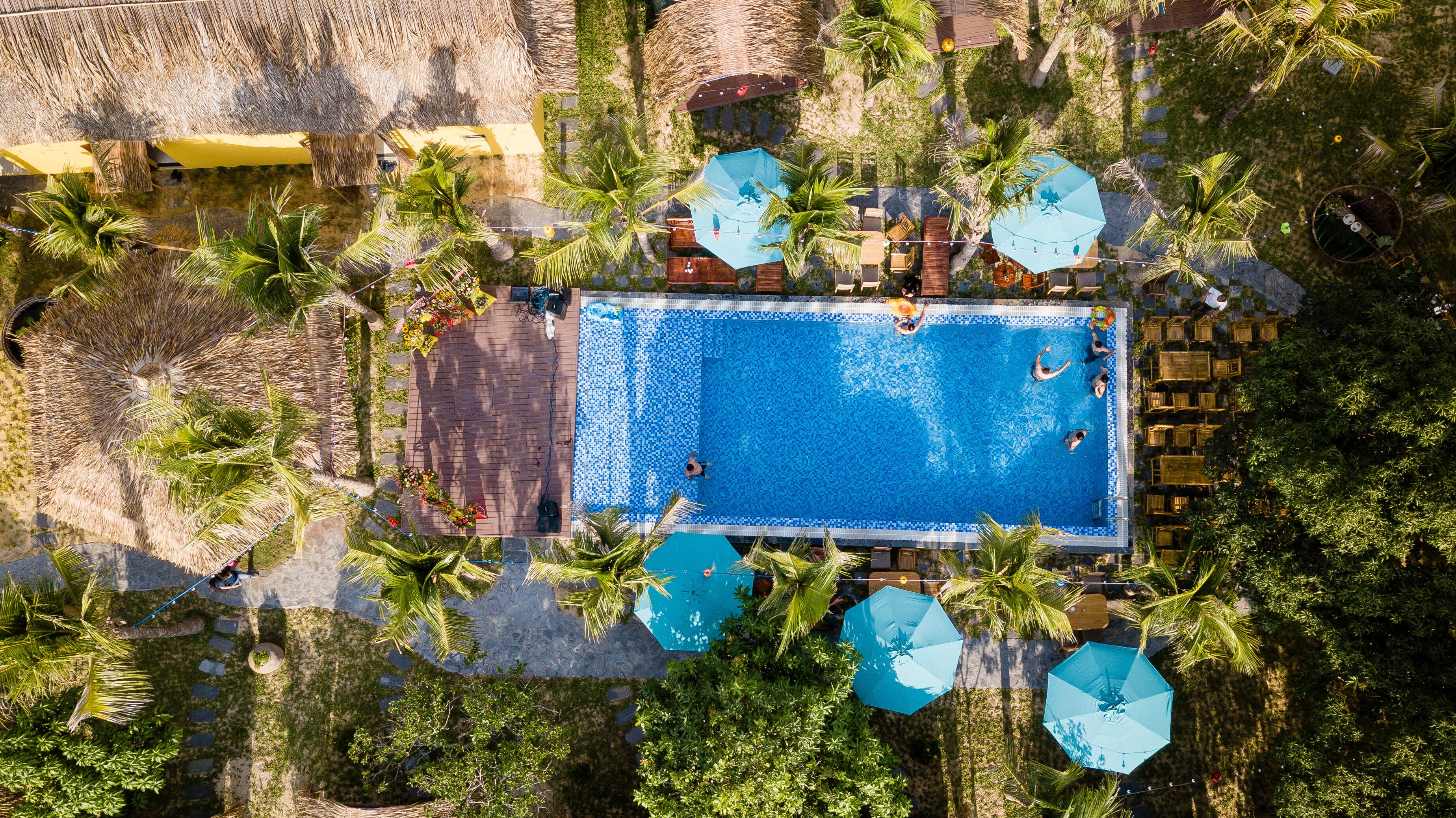 حمّام سباحة خارجي