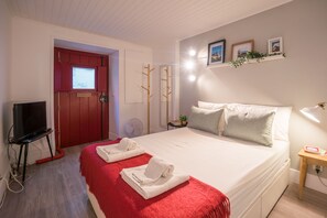 1 chambre, fer et planche à repasser, Wi-Fi, literie fournie