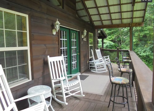 Sweet Valley Cabin en 6. 5 acres y estanque de pesca abastecido para su disfrute