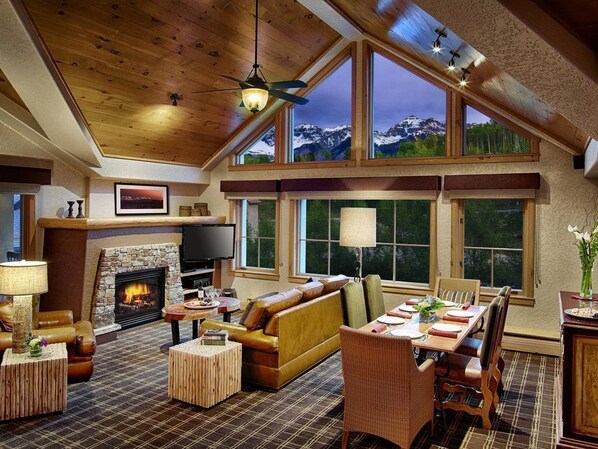 Interior - Thanksgiving at The Fairmont Franz Klammer Lodge - 2 Bedroom 2 Bath - Sleeps 6 (Mountain Village)